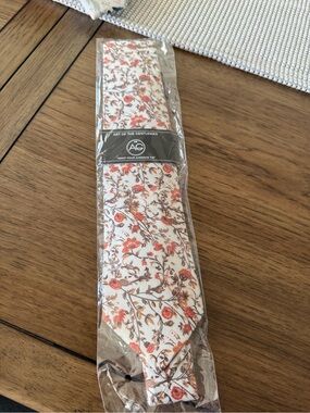Art of the Gentleman Floral Silk Tie - White with Coral & Brown